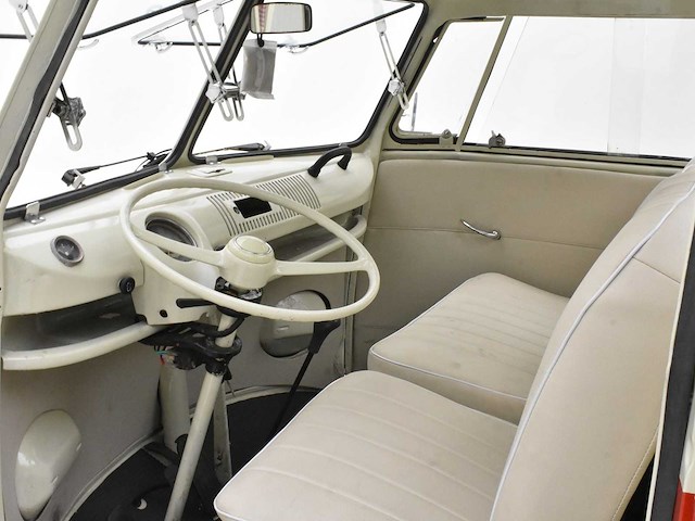 Volkswagen t1 samba - afbeelding 4 van  39