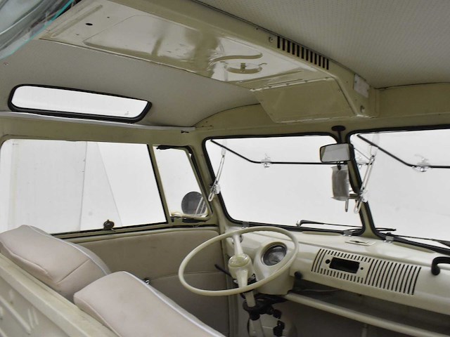 Volkswagen t1 samba - afbeelding 14 van  39