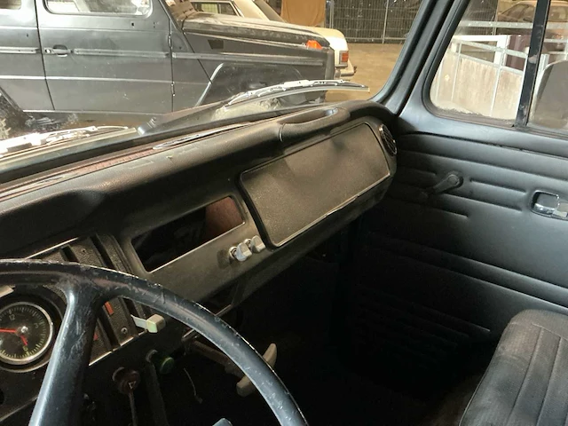 Volkswagen t2 oldtimer - afbeelding 10 van  32