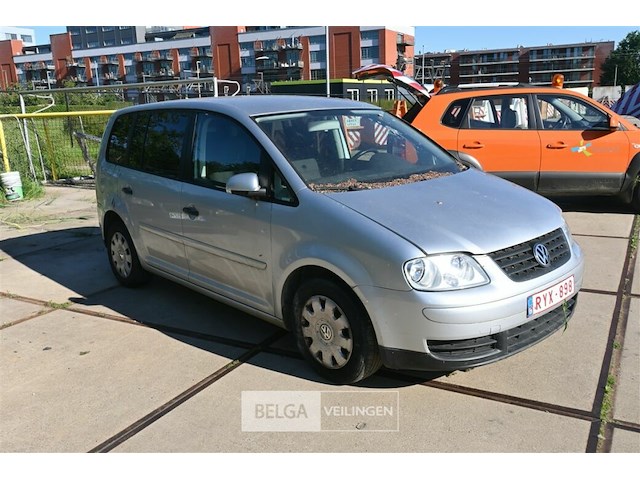 Volkswagen touran personenwagen - afbeelding 1 van  17