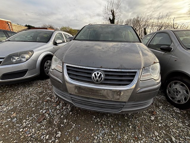 Volkswagen touran - afbeelding 2 van  9