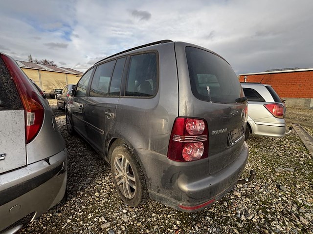 Volkswagen touran - afbeelding 6 van  9