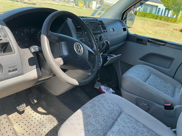 Volkswagen transporter caravelle lichte vracht bedrijfswagen - afbeelding 17 van  36
