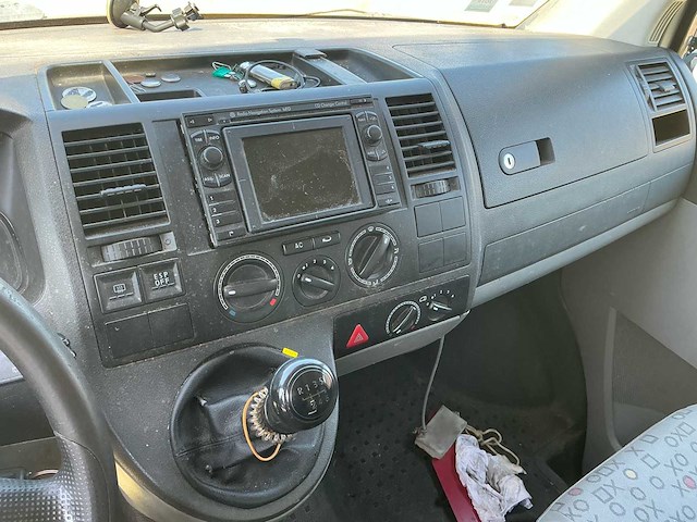 Volkswagen transporter caravelle lichte vracht bedrijfswagen - afbeelding 19 van  36