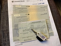 Volkswagen transporter minibus - afbeelding 4 van  11