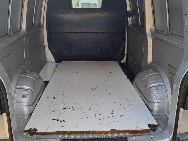 Volkswagen transporter t5 bestelwagen - afbeelding 2 van  12