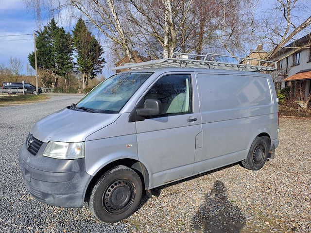Volkswagen transporter t5 bestelwagen - afbeelding 1 van  6