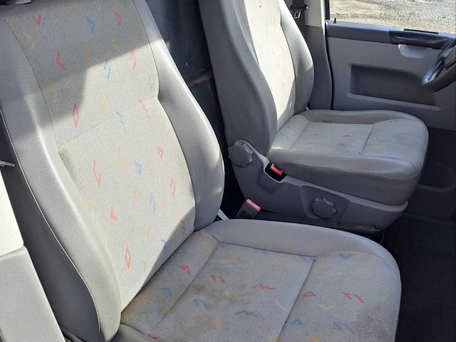 Volkswagen transporter t5 bestelwagen - afbeelding 3 van  9