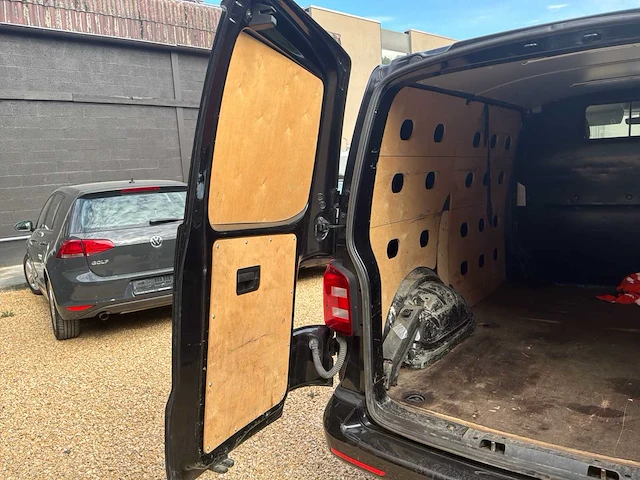 Volkswagen transporter t6 bestelwagen - 2,0 tdi 204 pk automatisch – 2017 – 117,008 km - afbeelding 19 van  55