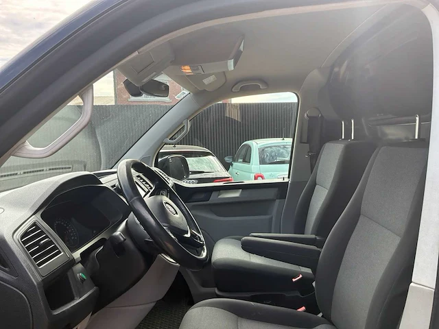 Volkswagen transporter t6 bestelwagen - 2,0 tdi 204 pk automatisch – 2017 – 117,008 km - afbeelding 14 van  55