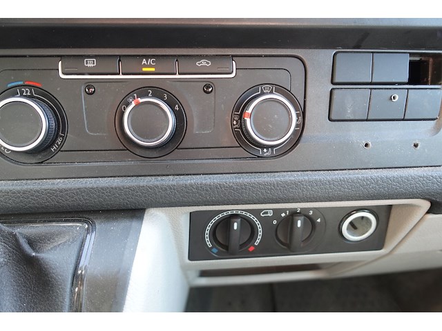 Volkswagen transporter - afbeelding 2 van  24