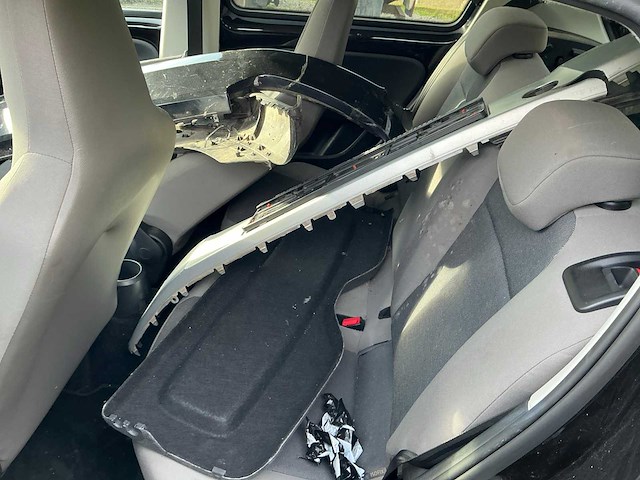 Volkswagen up personenauto - afbeelding 2 van  18