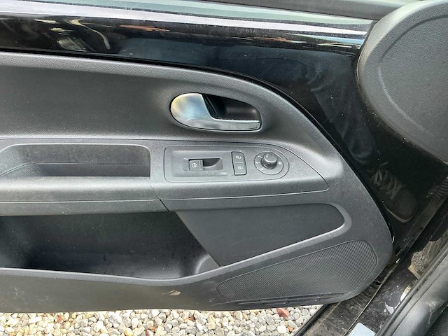Volkswagen up personenauto - afbeelding 9 van  18