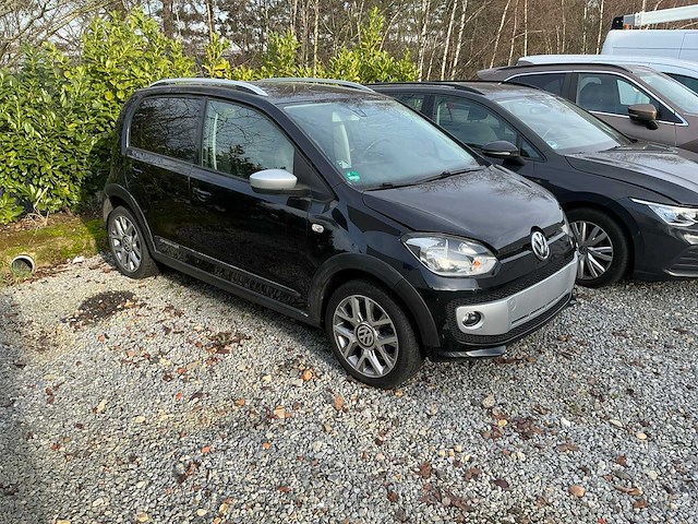Volkswagen up personenauto - afbeelding 1 van  18