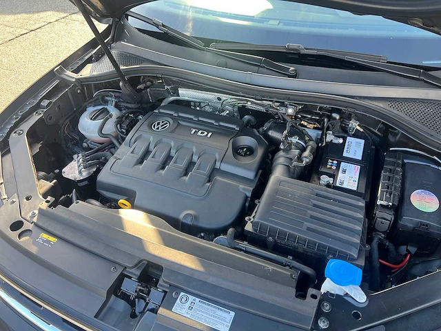 Volkswagn - 2017 - tiguan allspace - r-line - personenauto - afbeelding 2 van  25