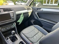Volkswagn - 2017 - tiguan allspace - r-line - personenauto - afbeelding 21 van  25