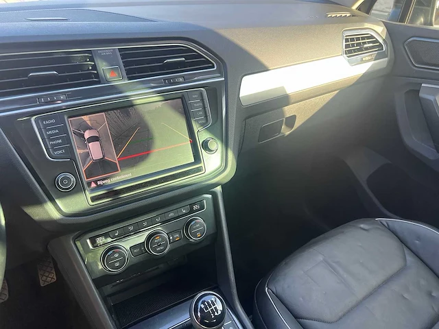 Volkswagn - 2017 - tiguan allspace - r-line - personenauto - afbeelding 23 van  25