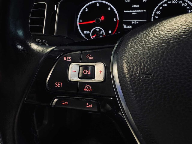 Volkwsagen polo 1.6 tdi sportline - afbeelding 31 van  65