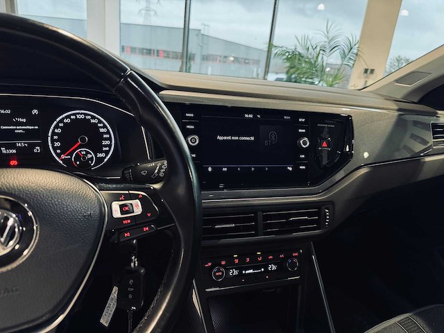Volkwsagen polo 1.6 tdi sportline - afbeelding 32 van  65