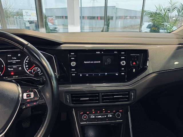 Volkwsagen polo 1.6 tdi sportline - afbeelding 34 van  65
