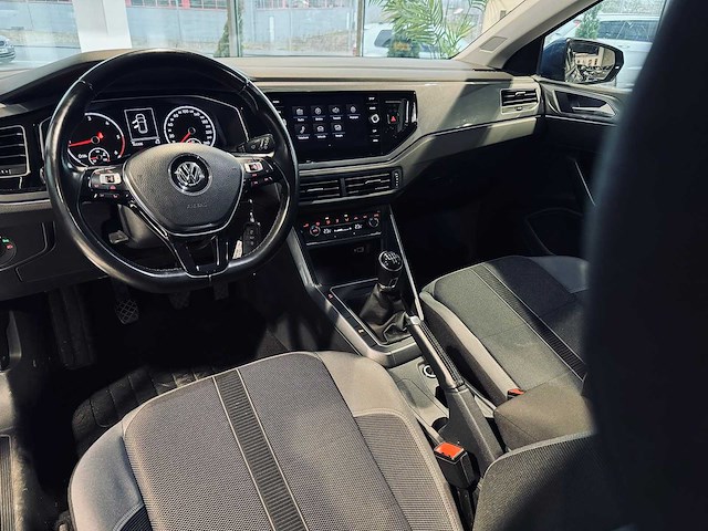 Volkwsagen polo 1.6 tdi sportline - afbeelding 45 van  65