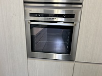 Volledig ingerichte keuken met toestellen - afbeelding 2 van  13