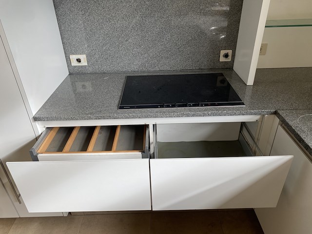 Volledig ingerichte keuken - afbeelding 5 van  14