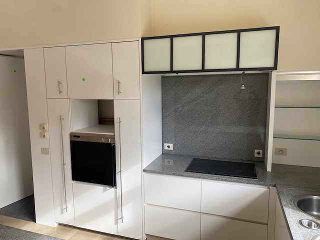 Volledig ingerichte keuken - afbeelding 8 van  14