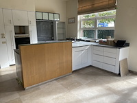 Volledig ingerichte keuken - afbeelding 10 van  14