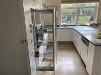 Volledig ingerichte keuken - afbeelding 11 van  14