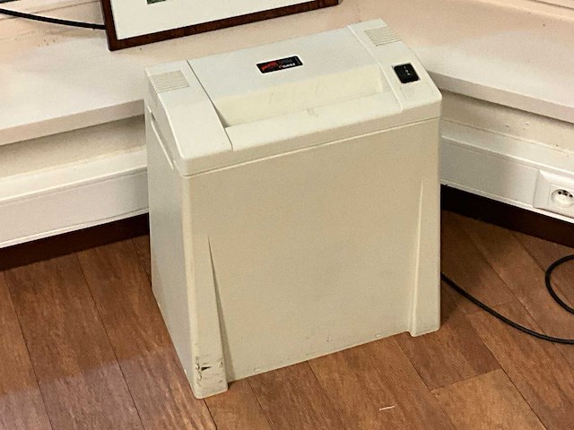 Volledig resterende inhoud bureau - afbeelding 3 van  11