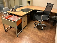 Volledig resterende inhoud bureau - afbeelding 4 van  11