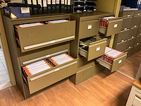 Volledig resterende inhoud bureau - afbeelding 5 van  9