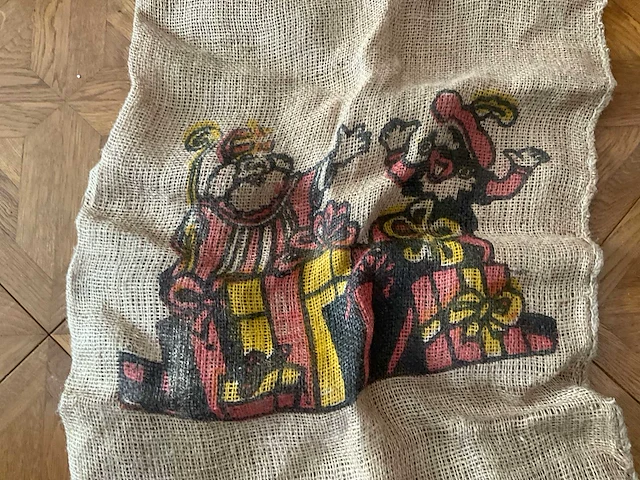 Volledig sinterklaaspak en 2 roetpieten-pakken - afbeelding 51 van  55