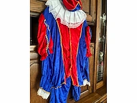 Volledig sinterklaaspak en 2 roetpieten-pakken - afbeelding 2 van  55