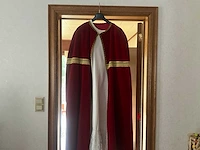 Volledig sinterklaaspak en 2 roetpieten-pakken