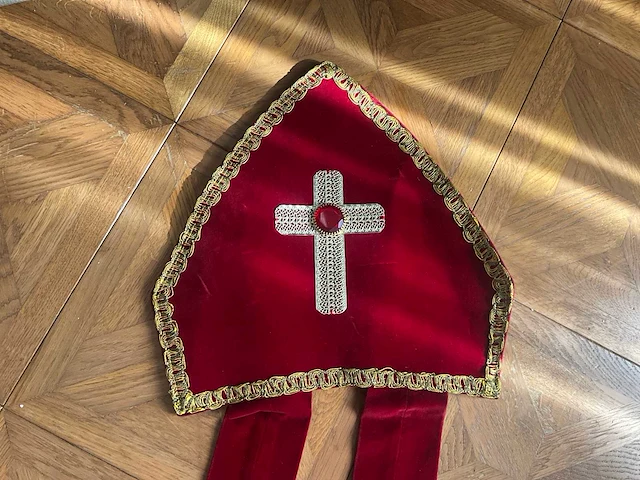 Volledig sinterklaaspak en 2 roetpieten-pakken - afbeelding 21 van  55