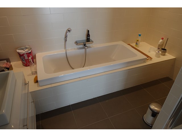 Volledige badkamer - afbeelding 2 van  3