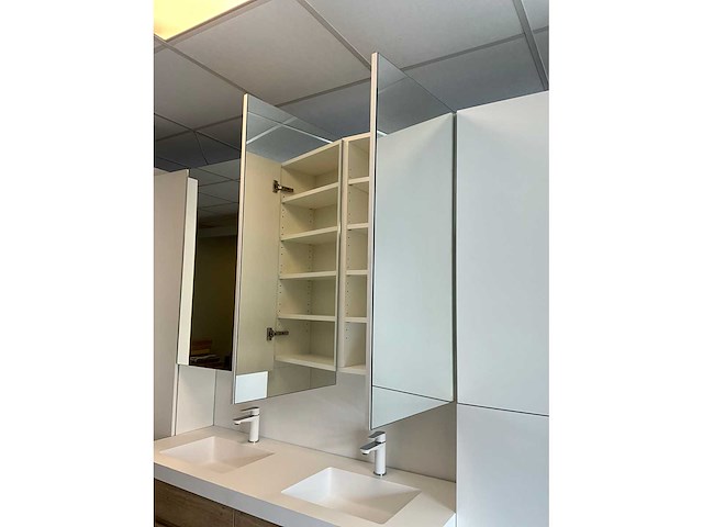 Volledige badkamer/wandmeubel opstelling - afbeelding 8 van  26