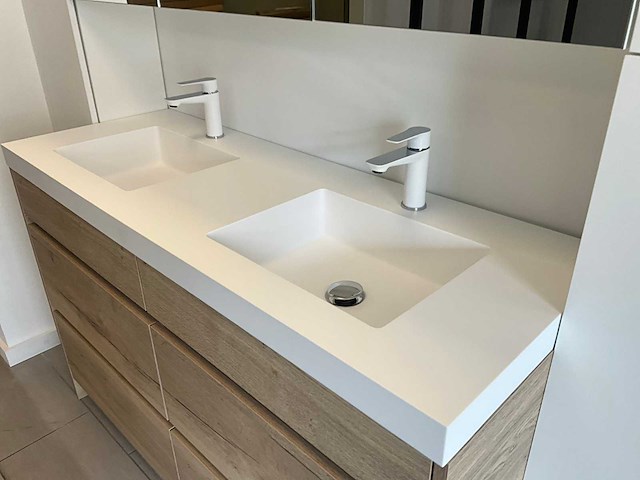 Volledige badkamer/wandmeubel opstelling - afbeelding 23 van  26