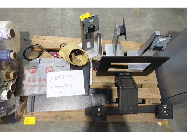 Volledige bureauopstelling - afbeelding 1 van  3