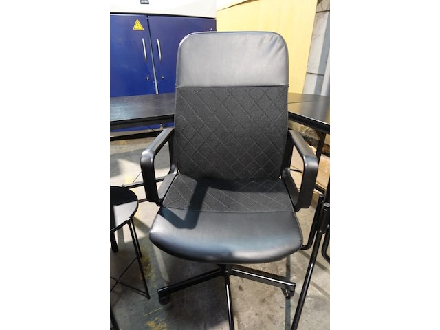 Volledige bureauopstelling - afbeelding 5 van  8