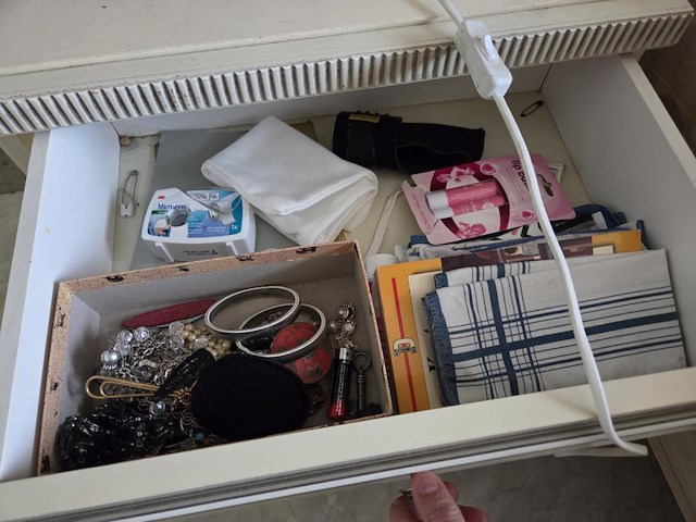 Volledige inboedel appartement en kelder in deurne - afbeelding 25 van  84