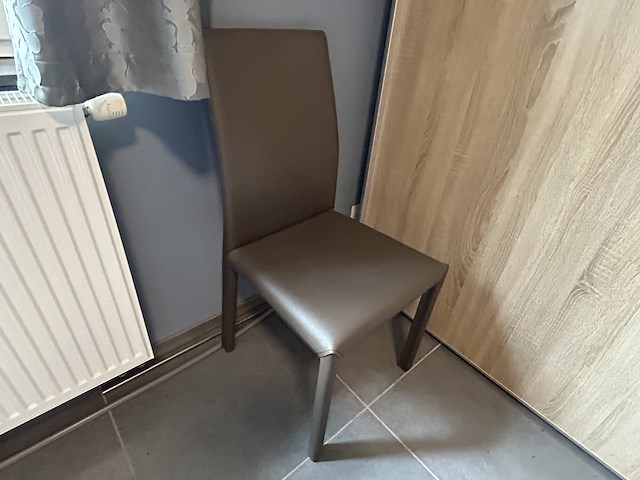 Volledige inboedel appartement + garage - afbeelding 18 van  107
