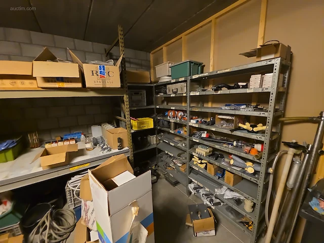 Volledige inhoud atelier makita, grundfos - afbeelding 18 van  24
