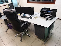 Volledige inhoud bureau ruimte - afbeelding 2 van  12