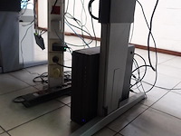 Volledige inhoud bureau ruimte - afbeelding 3 van  12