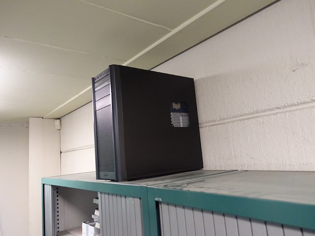 Volledige inhoud bureau ruimte - afbeelding 11 van  12