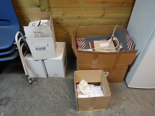 Volledige inhoud bureau - afbeelding 3 van  9