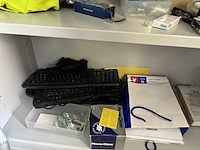 Volledige inhoud bureel - afbeelding 15 van  18